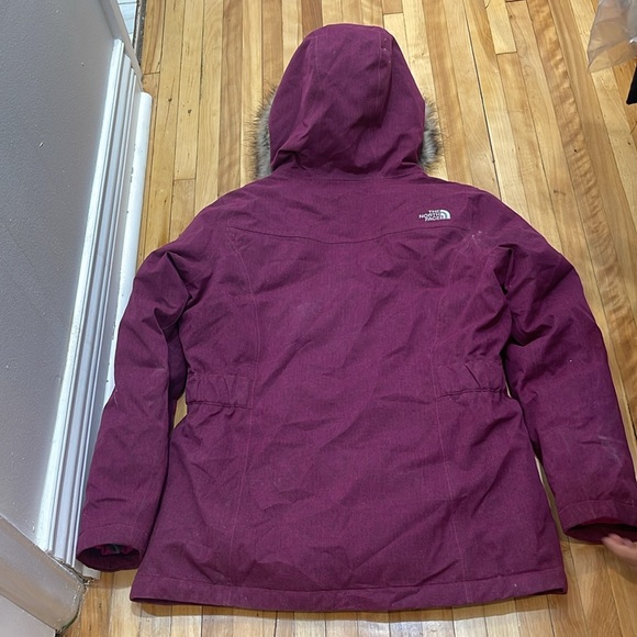 NORTHFACE girls jackets need to be cleaned otherwise perfect XL - Picture 4 of 9